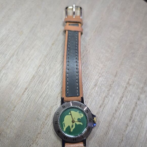 ? Hunting World Vintage Outdoor Watch with Elephant Inlay Rare! Works Great!! main image 15
